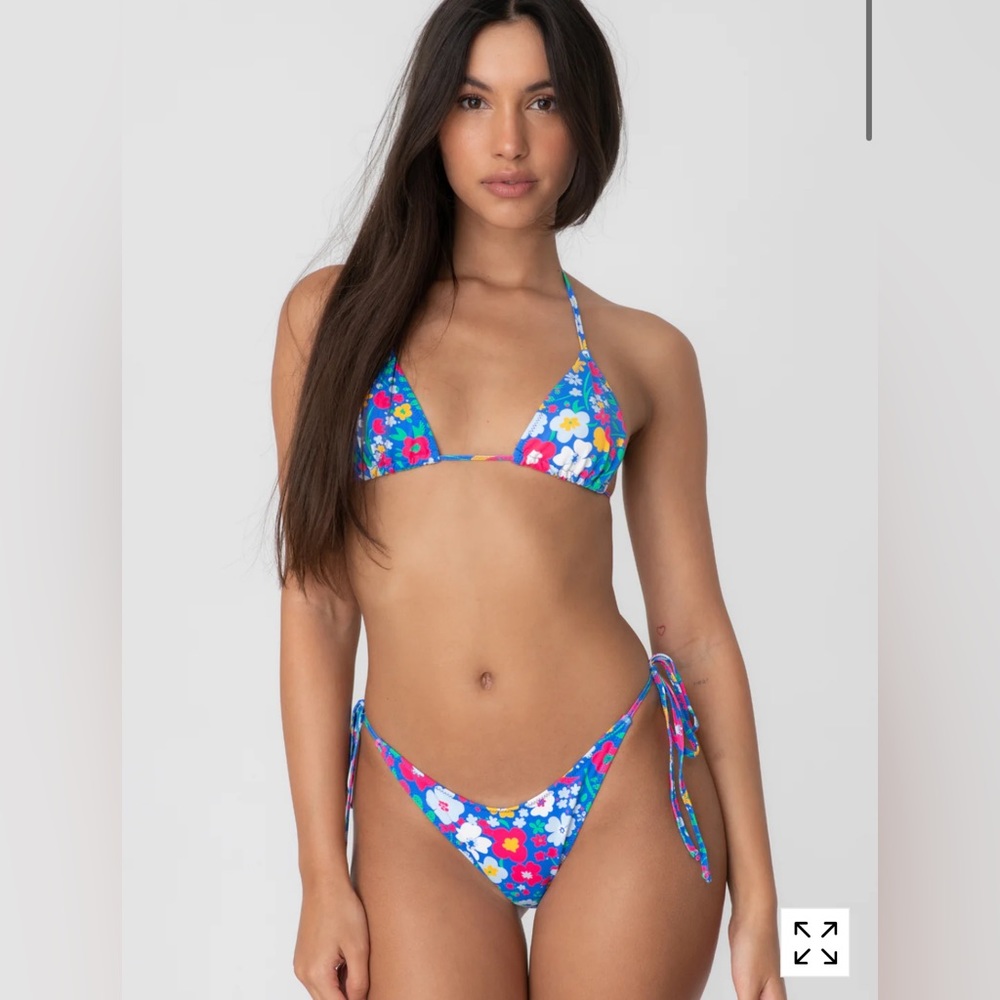 Bright swimwear Maria top (flower garden)